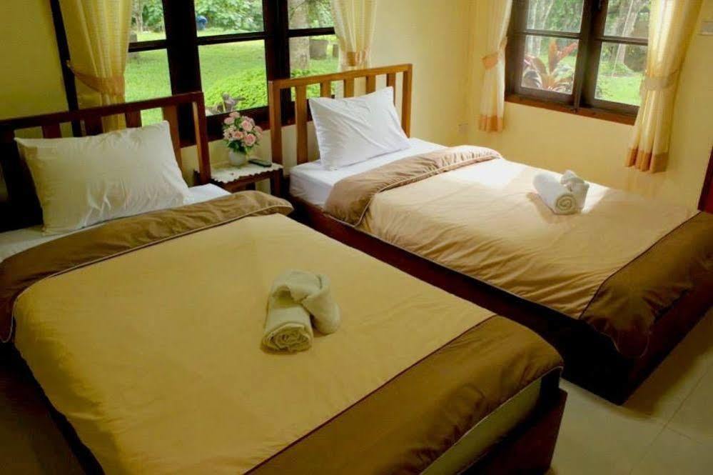 Hotel Baanphuthadol Mae Hong Son Esterno foto