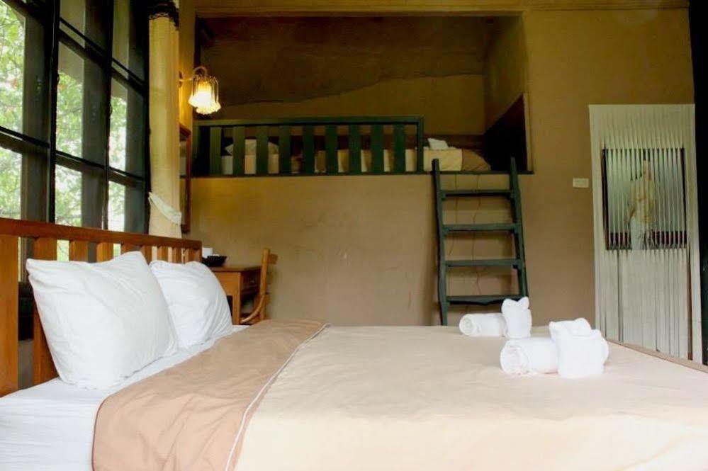 Hotel Baanphuthadol Mae Hong Son Esterno foto