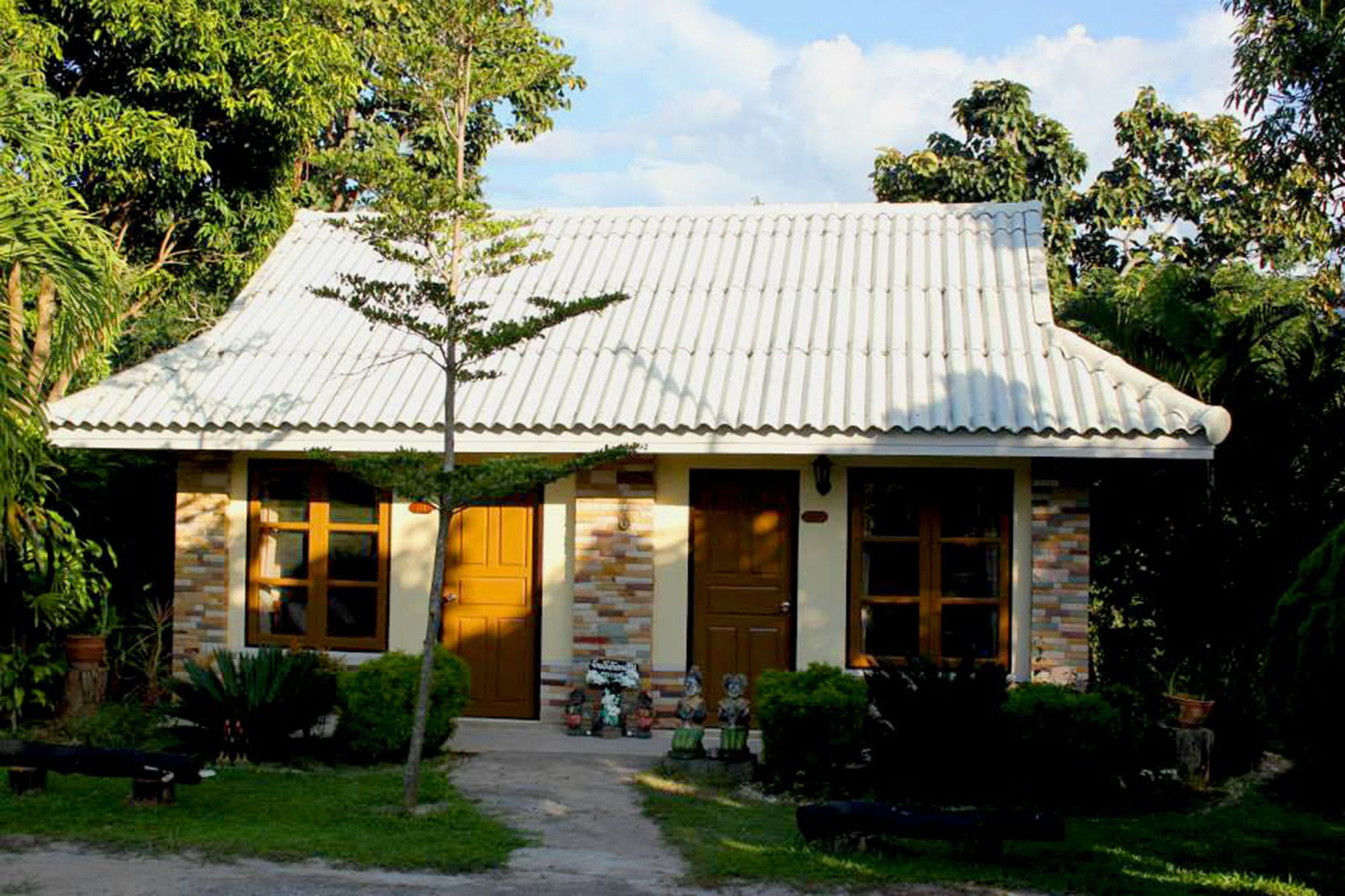 Hotel Baanphuthadol Mae Hong Son Esterno foto
